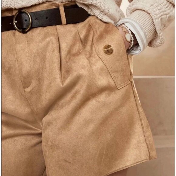 Banana Republic Vegan Suede Shorts Women’s Size 16 Iced Latte High Waist Camel - Picture 3 of 15